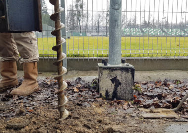Odwierty geotechniczne na stadionie przy Drodze Dębińskiej w Poznaniu