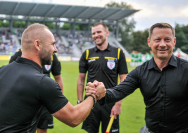 Radomiak Radom - Warta Poznań 0:2. Trenerzy Piotr Tworek i Dariusz Banasik