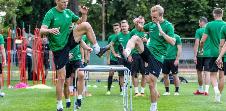 Mateusz Kupczak i Robert Janicki na treningu Warty Poznań