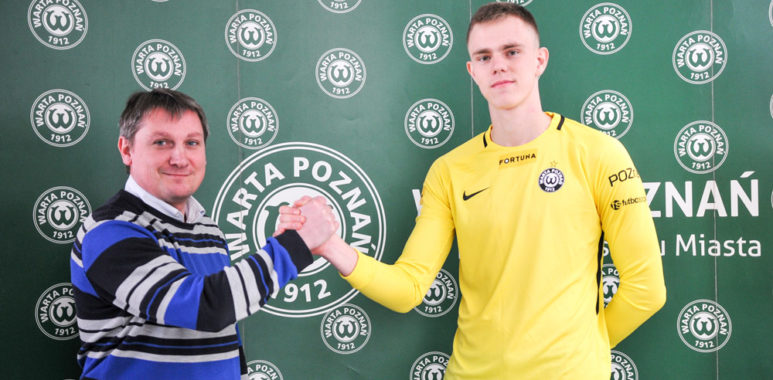 Konrad Syldatk (Warta Poznań) i dyrektor sportowy Warty Poznań Dawid Frąckowiak