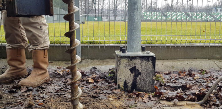 Odwierty geotechniczne na stadionie przy Drodze Dębińskiej w Poznaniu