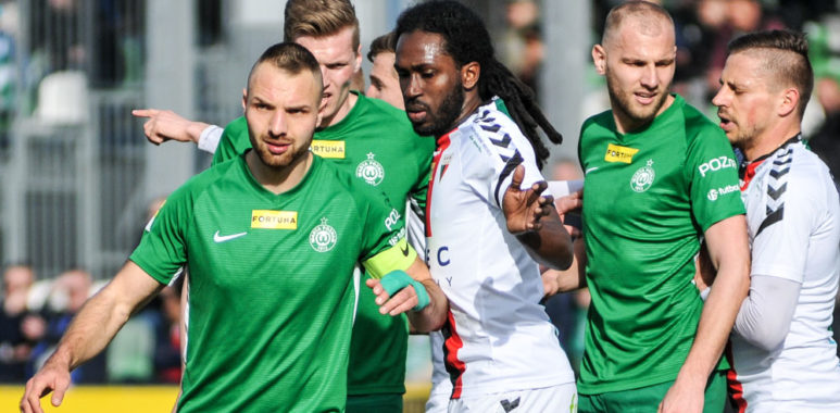 Warta Poznań - GKS Tychy. Bartosz Kieliba (z lewej)