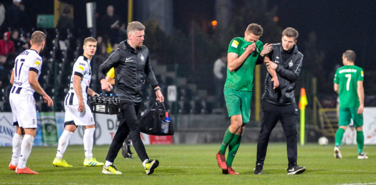 Sandecja Nowy Sącz - Warta Poznań. Tomasz Dejewski oraz fizjoterapeuci Bartłomiej Smuniewski i Wojciech Danielewicz