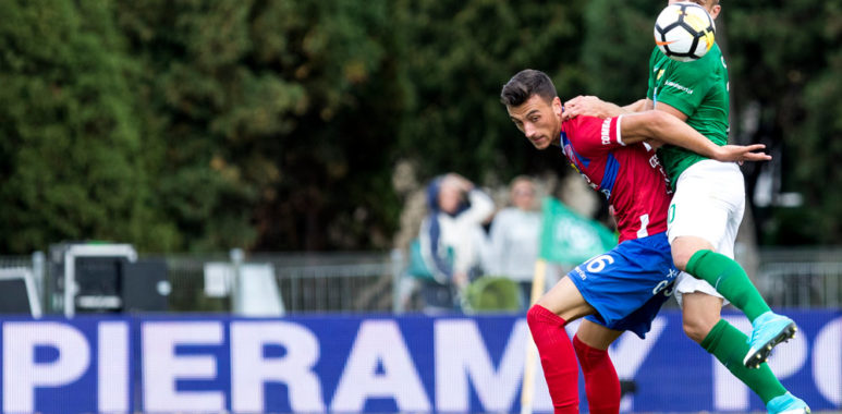 Warta Poznań - Raków Częstochowa. Reklama LED; fot. Adam Ciereszko