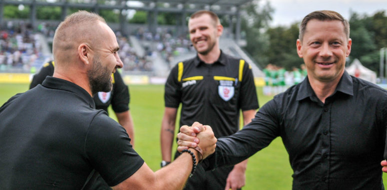 Radomiak Radom - Warta Poznań 0:2. Trenerzy Piotr Tworek i Dariusz Banasik