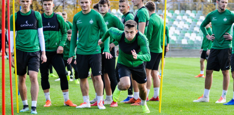 Trening Warty Poznań przed meczem z Zagłębiem Sosnowiec. Jakub Kiełb