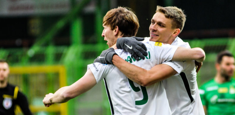GKS Bełchatów - Warta Poznań 1:2. Łukasz Spławski i Adrian Laskowski