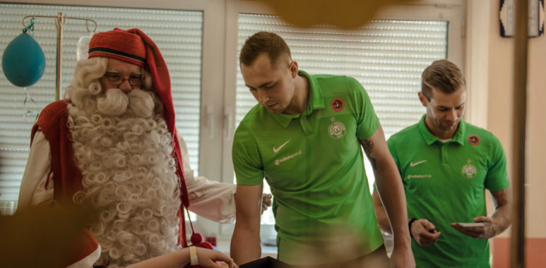 Mikołaj z Laponii, Adrian Lis i Michał Grobelny w szpitalu im. Karola Jonschera w Poznaniu