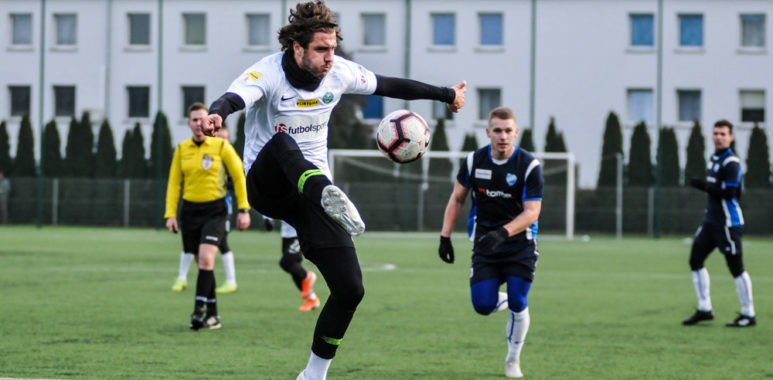 Unia Swarzędz - Warta Poznań 0:3 w sparingu. Mateusz Szczepaniak