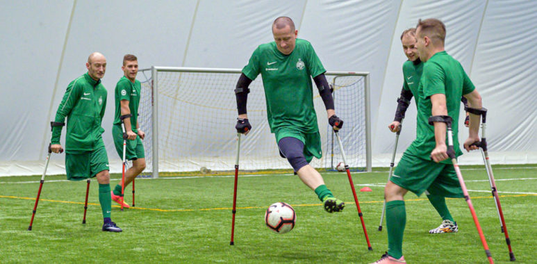 Drużyna amp futbolu Warty Poznań. Fot. Łukasz Woźny