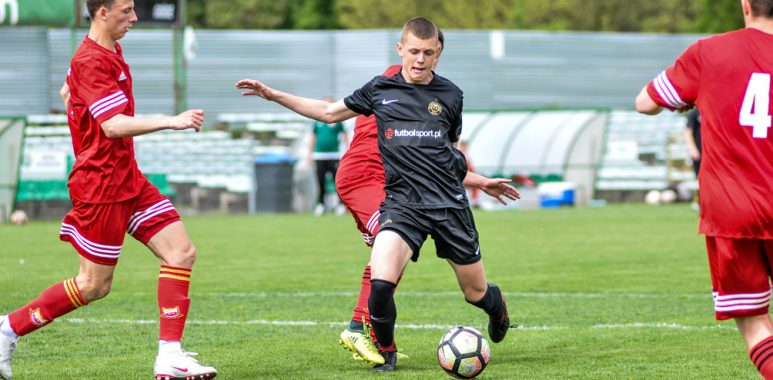 Mateusz Maluśki w meczu juniorów Warty Poznań z Chojniczanką Chojnice