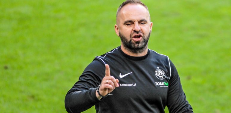 Lech Poznań - Warta Poznań 1:0. Trener Piotr Tworek
