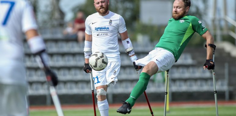 Drużyna amp futbolu Warty Poznań w meczu z Husarią Kraków w Amp Futbol Ekstraklasie