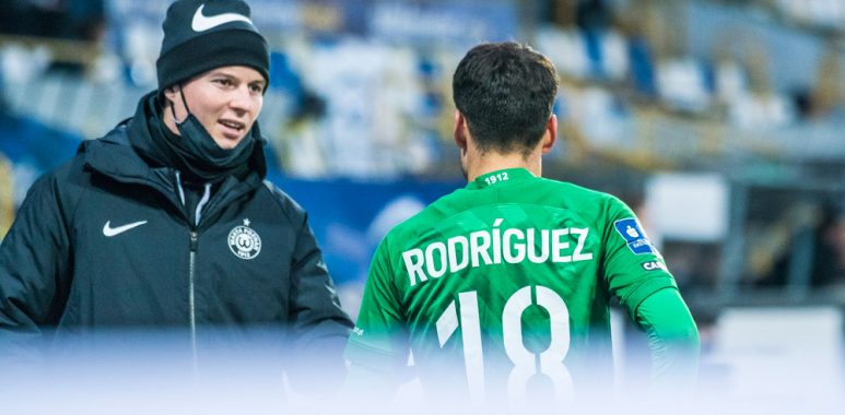 Stal Mielec - Warta Poznań 0:1.Fizjoterapeuta Wojciech Danielewicz i Mario Rodriguez