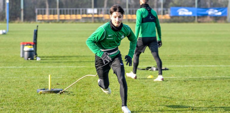 Mikołaj Stangel trenuje z Wartą Poznań