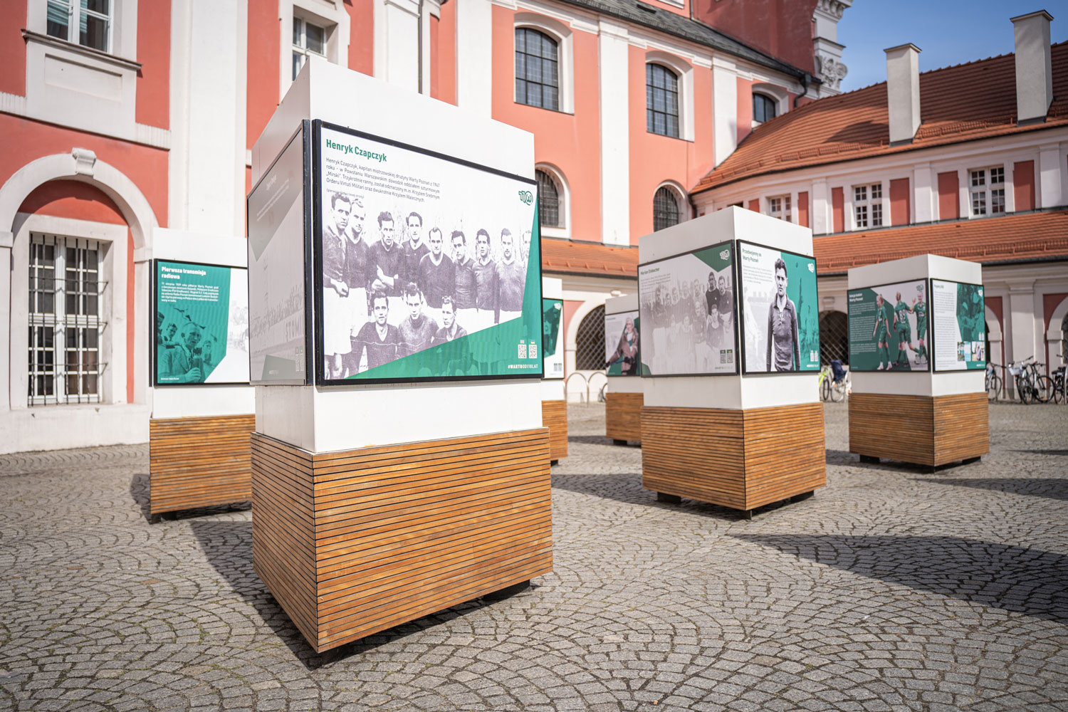 #WARTOod110lat Wystawa o Warcie Poznań na Wolnym Dziedzińcu