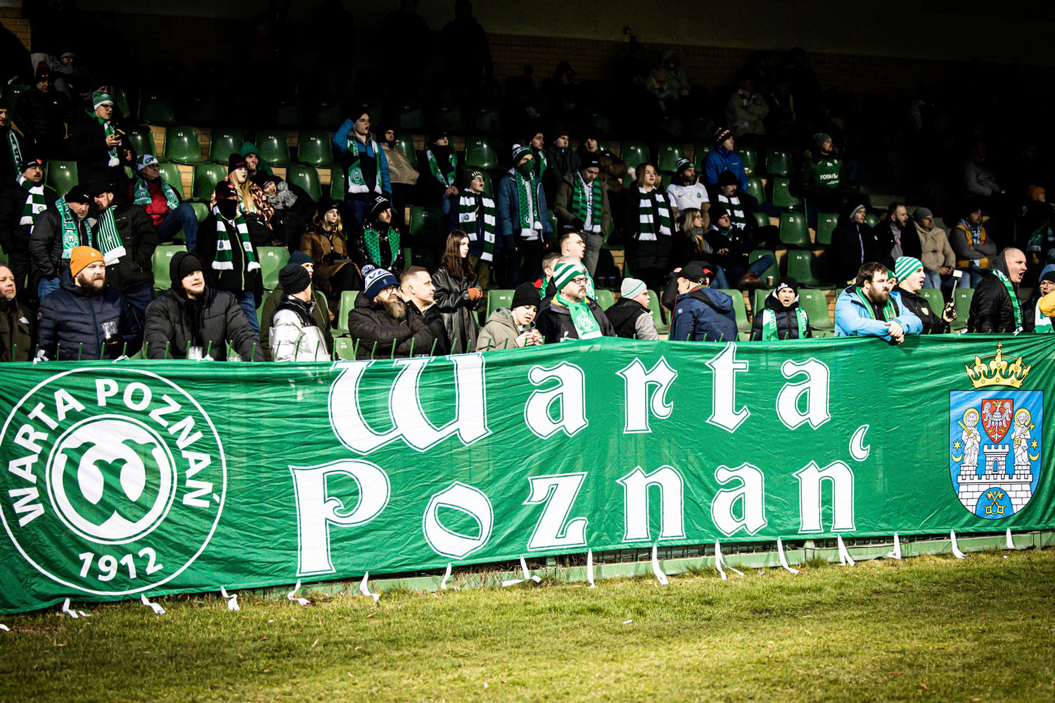 Kup bilet na mecz Warta Poznań - Miedź Legnica, kibice Warty na stadionie w Grodzisku Wlkp.