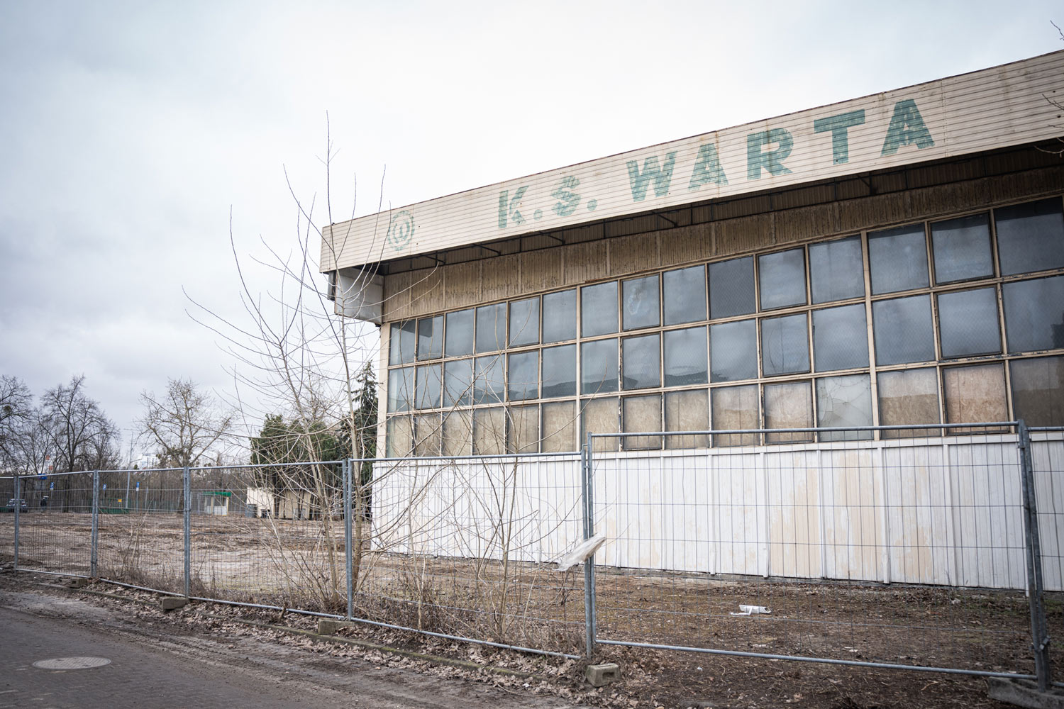 Zakończyła się rozbiórka dawnego budynku klubowego Warty POznań przy Drodze Dębińskiej 12